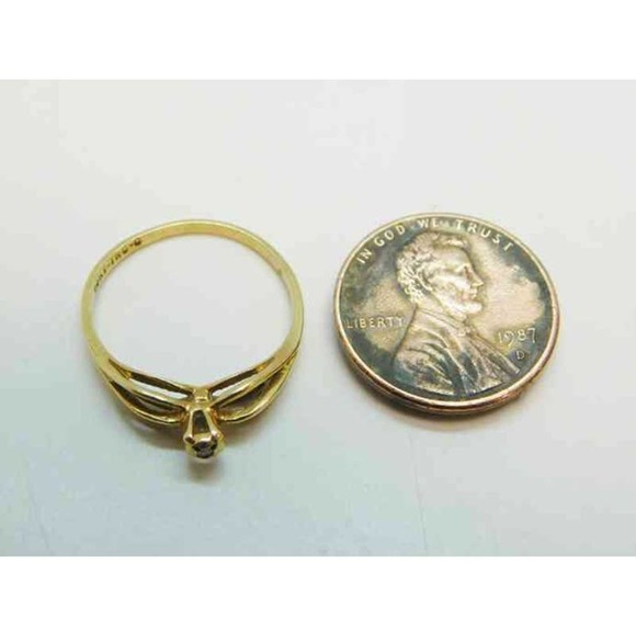Romantic 10K Yellow Gold Diamond Ring 1.6g
Promise Ring, Sweet 16 ring - Picture 4 of 6
